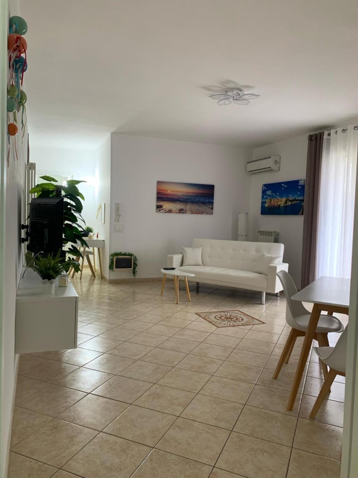Alema Casa Vacanze Leporano Bagian luar foto